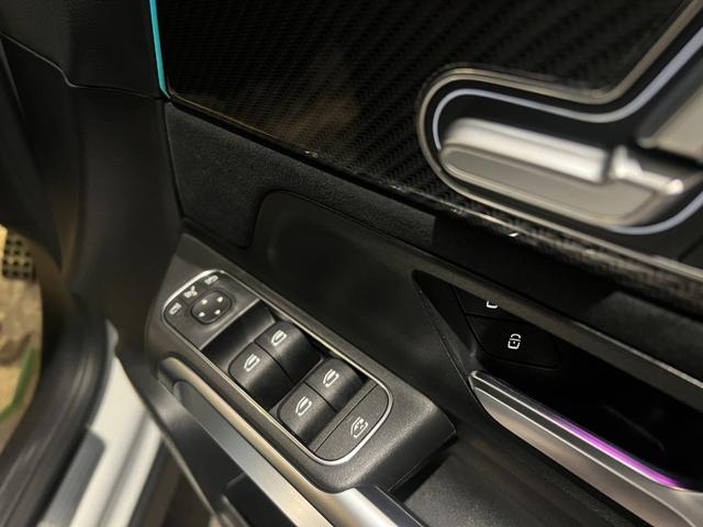 MERCEDES BENZ GLB GLB200D AMG LINE