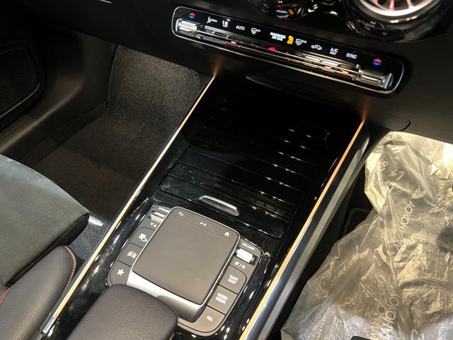 MERCEDES BENZ GLB GLB200D AMG LINE