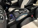 認定中古車「サーティファイドカー」では、 万一お車が故障した場合も、ご購入後2年間は走行距離にかかわらずメルセデス・ベンツ正規サービスネットワークで無料修理いたします。