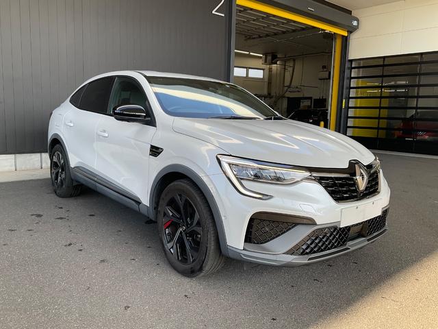 アルカナ ルノー スポール ラインE-テックフルハイブリッド オートクルーズコントロール 衝突被害軽減システム スマートキー レーンアシスト USB 全周囲カメラ シートヒーター クリアランスソナー オートライト パークアシスト アイドリングストップ エアコン(2枚目)