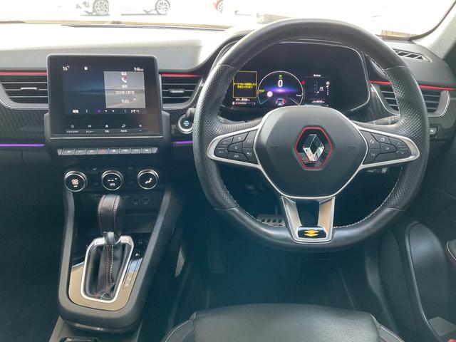 アルカナ ルノー スポール ラインE-テックフルハイブリッド オートクルーズコントロール 衝突被害軽減システム スマートキー レーンアシスト USB 全周囲カメラ シートヒーター クリアランスソナー オートライト パークアシスト アイドリングストップ エアコン(12枚目)