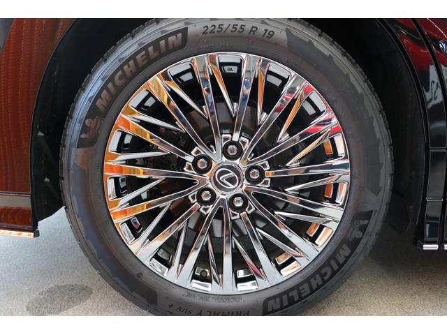 LM LM500h エグゼクティブ モデリスタエアロ/漆パネル/48インチ後席スクリーン/19インチ鍛造AW/ ガラスルーフ/マークレビンソン/黒革シート/全周囲カメラ/デジタルインナーミラー/ユニバーサルステップ/エントランスマット(21枚目)