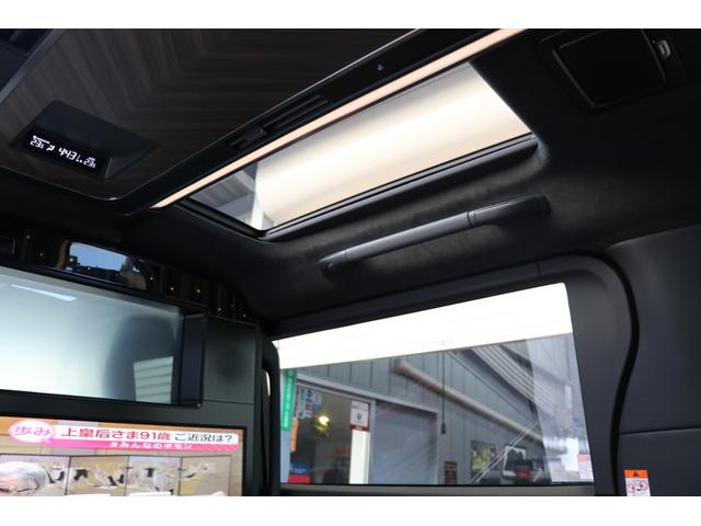 LM LM500h エグゼクティブ モデリスタエアロ/漆パネル/48インチ後席スクリーン/19インチ鍛造AW/ ガラスルーフ/マークレビンソン/黒革シート/全周囲カメラ/デジタルインナーミラー/ユニバーサルステップ/エントランスマット(62枚目)