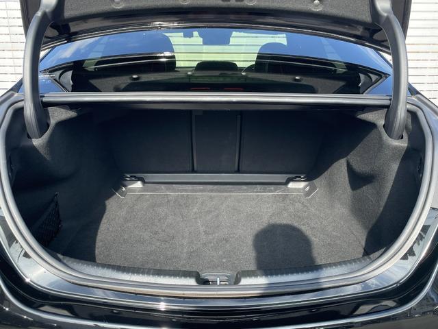 Cクラス C220dアバンギャルド AMGラインパッケージ AMGラインパッケージ ベーシックパッケージ 認定2年保証付 禁煙車 メモリー付パワーシート オブシディアンブラック(メタリック) ドラレコ MBUX 電動リアゲート ヘッドアップディスプレイ(10枚目)