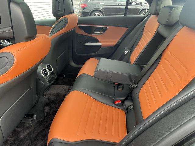 Cクラス C200アバンギャルド AMGラインパッケージ パノラミックスライディングルーフ レザーエクスクルーシブP レザーシエナブラウン/ブラック ベーシックP AMGラインP Mケア継承 認定2年保証付 1オーナー 禁煙車 正規認定中古車 MBUX(11枚目)