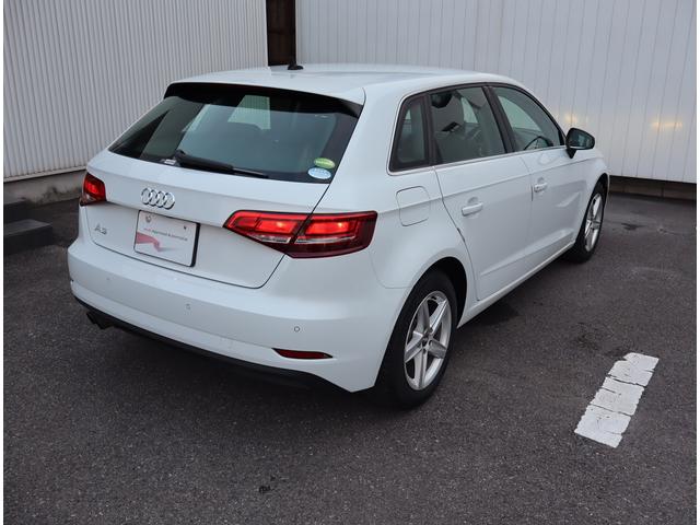 A3 スポーツバック30TFSI 認定中古車 ワンオーナー 禁煙車 ETC ナビゲーションplusパッケージ アドバンストキーシステム(4枚目)