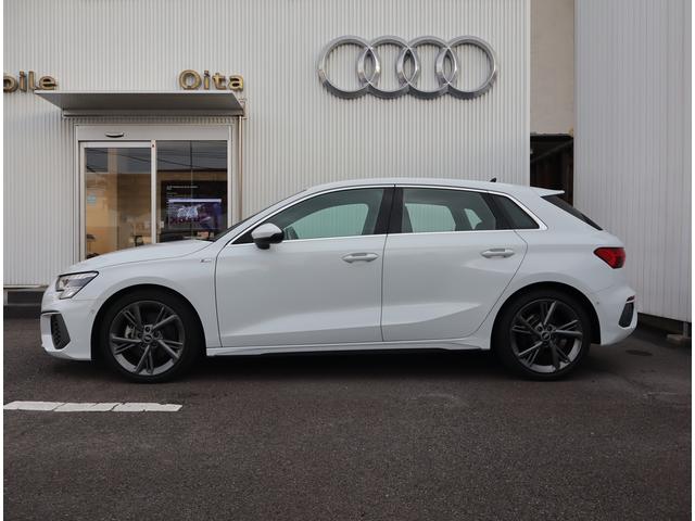 A3 スポーツバック30TFSI Sライン 認定中古車 ワンオーナー 禁煙車 ETC レンタカー コンビニエンス&アシスタンスパッケージ ナビゲーションパッケージ ラグジュアリーパッケージ(3枚目)