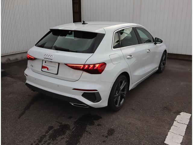 A3 スポーツバック30TFSI Sライン 認定中古車 ワンオーナー 禁煙車 ETC レンタカー コンビニエンス&アシスタンスパッケージ ナビゲーションパッケージ ラグジュアリーパッケージ(4枚目)
