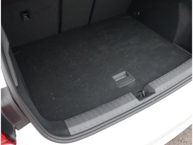A3 スポーツバック30TFSI Sライン 認定中古車 ワンオーナー 禁煙車 ETC レンタカー コンビニエンス&アシスタンスパッケージ ナビゲーションパッケージ ラグジュアリーパッケージ(9枚目)