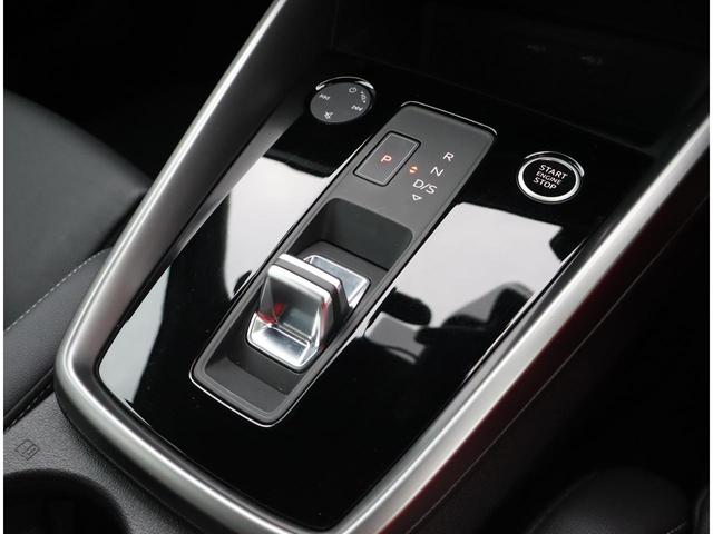A3 スポーツバック30TFSI Sライン 認定中古車 ワンオーナー 禁煙車 ETC レンタカー コンビニエンス&アシスタンスパッケージ ナビゲーションパッケージ ラグジュアリーパッケージ(22枚目)