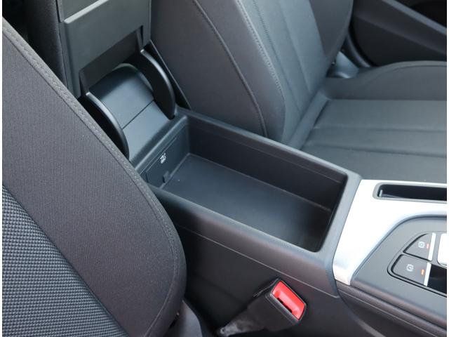 A4 35TFSIアドバンスド 認定中古車 ワンオーナー 禁煙車 ETC アシスタンスパッケージ マトリクスLEDヘッドライトパッケージ マルチカラーアンビエントライティング(14枚目)