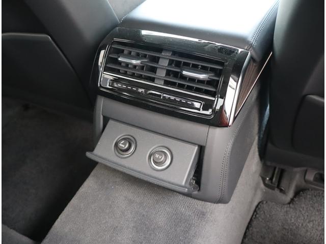 A8 55TFSIクワトロ 認定中古車 ワンオーナー ETC HDマトリクスLEDヘッドライトアウディレーザーライトパッケージ コンフォートパッケージ ダイナミックオールホイールステアリング(25枚目)