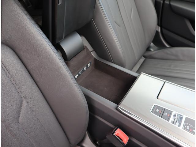 Ａｕｄｉ正規ディーラーが高品質をお約束。高度な訓練・教育を受けたＡｕｄｉ専任メカニックが、１００項目にもおよぶ精密な点検を実施。すべてクリアしたＡｕｄｉ車だけ、あなたのお手元に届けられるのです