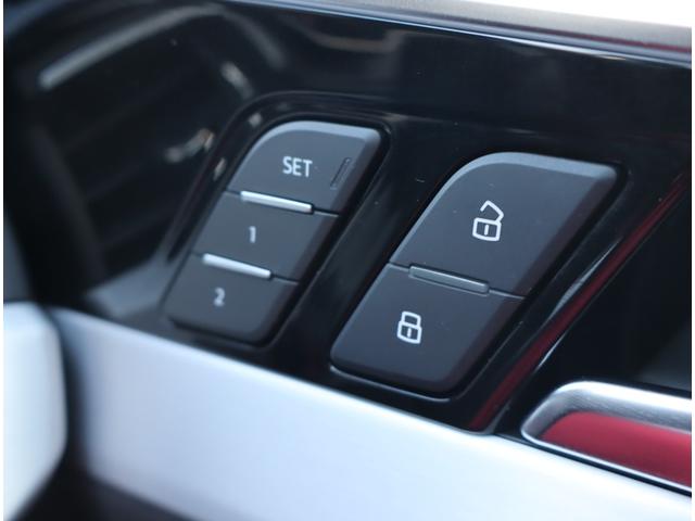 A4 35TFSI Sライン 認定中古車 ワンオーナー 禁煙車 ETC アルミホイール5Vスポークスターデザインマットチタンルックポリッシュト コンフォートパッケージ サンルーフ ブラックスタイリングパッケージ(22枚目)