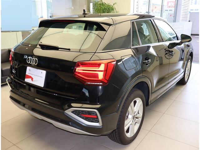 Ａｕｄｉ正規ディーラーが高品質をお約束。高度な訓練・教育を受けたＡｕｄｉ専任メカニックが、１００項目にもおよぶ精密な点検を実施。すべてクリアしたＡｕｄｉ車だけ、あなたのお手元に届けられるのです