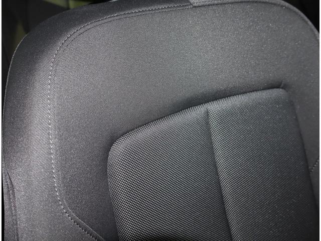 Ａｕｄｉ正規ディーラーが高品質をお約束。高度な訓練・教育を受けたＡｕｄｉ専任メカニックが、１００項目にもおよぶ精密な点検を実施。すべてクリアしたＡｕｄｉ車だけ、あなたのお手元に届けられるのです