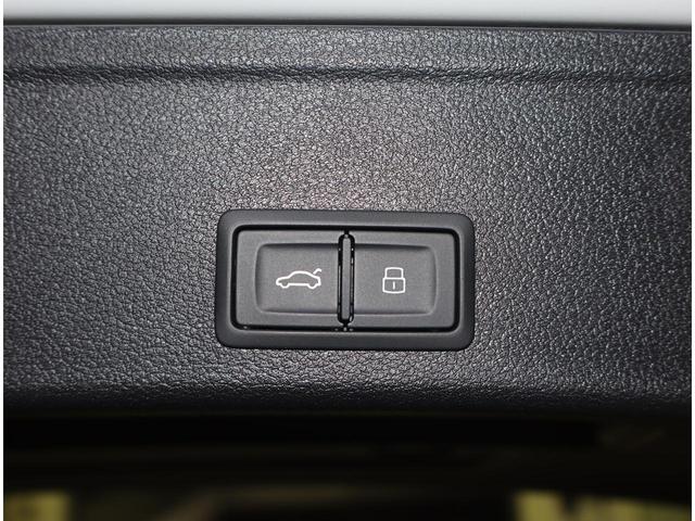 Ａｕｄｉ正規ディーラーが高品質をお約束。高度な訓練・教育を受けたＡｕｄｉ専任メカニックが、１００項目にもおよぶ精密な点検を実施。すべてクリアしたＡｕｄｉ車だけ、あなたのお手元に届けられるのです