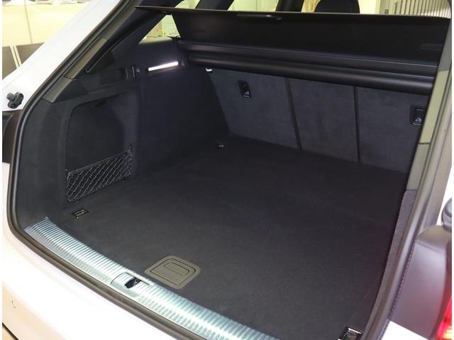 Ａｕｄｉ正規ディーラーが高品質をお約束。高度な訓練・教育を受けたＡｕｄｉ専任メカニックが、１００項目にもおよぶ精密な点検を実施。すべてクリアしたＡｕｄｉ車だけ、あなたのお手元に届けられるのです