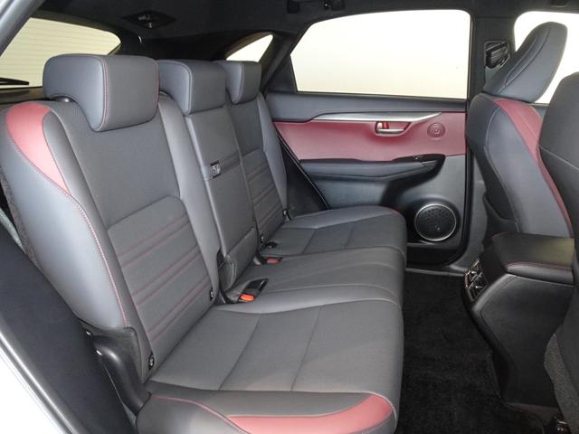 NX NX300h スパイス&シック ソニッククォーツ 内装L TEX(ブラック&クリムゾン) パノラミックビューモニター ムーンルーフ(チルト&アウタースライド式) ナンバーフレーム+ロックボルト フロアマット(8枚目)