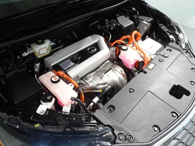 エンジンルームも綺麗に洗浄しております。
