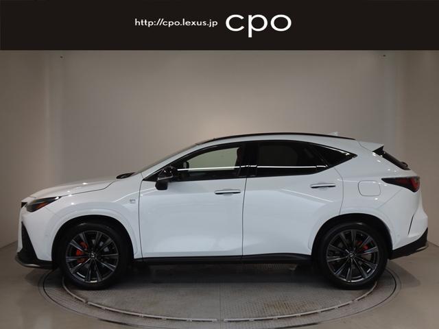 ＮＸ ＮＸ３５０ｈ　Ｆスポーツ　レクサスＣＰＯ認定中古車　ホワイトノーヴァ　内装本革（フレアレッド）　パノラマルーフ　アドバンストパーク　デジタルインナーミラー　三眼フルＬＥＤヘッドランプ　オレンジキャリパー　後席電動シート（4枚目）