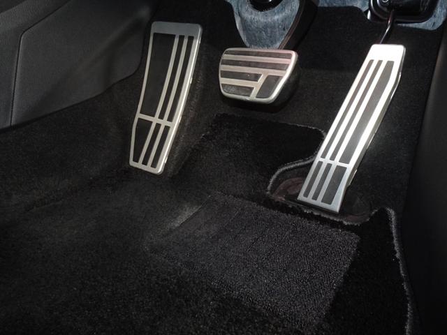 ＮＸ ＮＸ３５０ｈ　Ｆスポーツ　レクサスＣＰＯ認定中古車　ホワイトノーヴァ　内装本革（フレアレッド）　パノラマルーフ　アドバンストパーク　デジタルインナーミラー　三眼フルＬＥＤヘッドランプ　オレンジキャリパー　後席電動シート（18枚目）