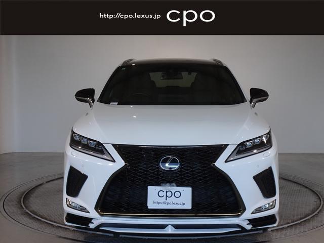 RX RX300 Fスポーツ レクサス認定中古車CPO RX300 Fスポーツ ホワイトノーヴァ 内装本革ブラック 三眼フルLEDヘッドランプ パノラマルーフ パノラミックビューモニター 後席電動リクライニング&シートヒーター(3枚目)