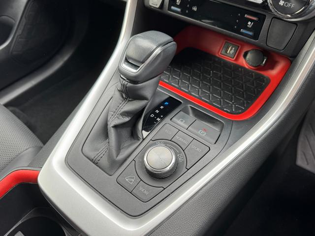 RAV4 アドベンチャー オフロードパッケージII ワンオーナー 黒革シート 純正ナビTV デジタルインナーミラー 全周囲カメラ シートヒーター ベンチレーション ステアヒーター ACC BSM レーンキープ パークセンサー ルーフレール ETC(12枚目)