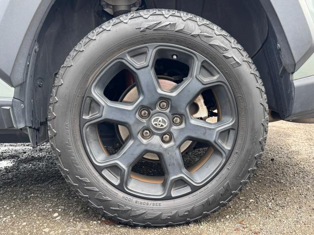 RAV4 アドベンチャー オフロードパッケージII ワンオーナー 黒革シート 純正ナビTV デジタルインナーミラー 全周囲カメラ シートヒーター ベンチレーション ステアヒーター ACC BSM レーンキープ パークセンサー ルーフレール ETC(20枚目)