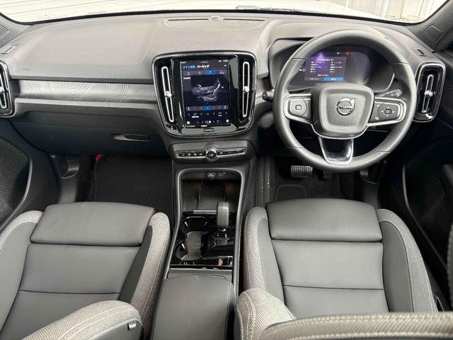 Ｃ４０リチャージ リチャージ　プラスシングルモーター　Ａｐｐｌｅ　ＣａｒｐｌａｙＡｎｄｒｏｉｄＡｕｔｏ　ナビゲーションシステム　プレミアムサウンドオーディオシステム　パワーテールゲート　３６０度ビューカメラ　ガラスルーフ　ワイヤレススマートフォンチャージ（3枚目）
