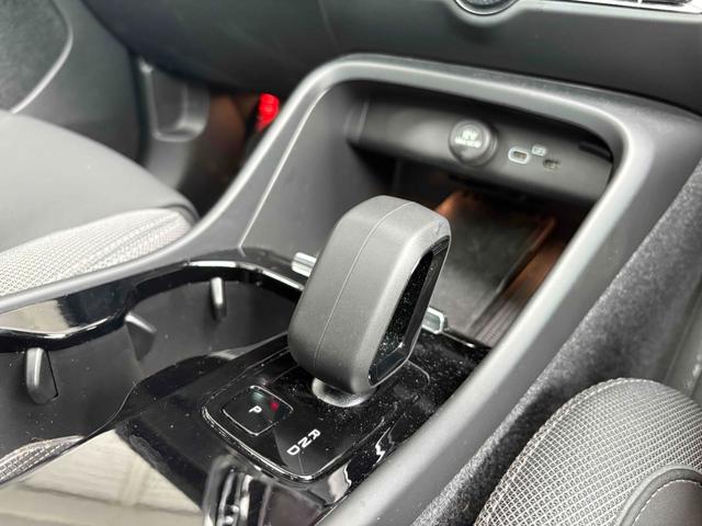 Ｃ４０リチャージ リチャージ　プラスシングルモーター　Ａｐｐｌｅ　ＣａｒｐｌａｙＡｎｄｒｏｉｄＡｕｔｏ　ナビゲーションシステム　プレミアムサウンドオーディオシステム　パワーテールゲート　３６０度ビューカメラ　ガラスルーフ　ワイヤレススマートフォンチャージ（9枚目）
