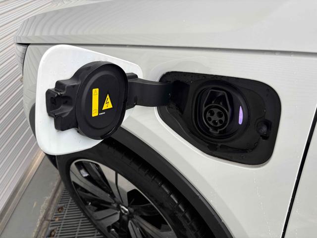 Ｃ４０リチャージ リチャージ　プラスシングルモーター　Ａｐｐｌｅ　ＣａｒｐｌａｙＡｎｄｒｏｉｄＡｕｔｏ　ナビゲーションシステム　プレミアムサウンドオーディオシステム　パワーテールゲート　３６０度ビューカメラ　ガラスルーフ　ワイヤレススマートフォンチャージ（15枚目）