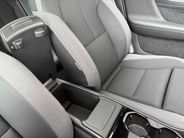 Ｃ４０リチャージ リチャージ　プラスシングルモーター　Ａｐｐｌｅ　ＣａｒｐｌａｙＡｎｄｒｏｉｄＡｕｔｏ　ナビゲーションシステム　プレミアムサウンドオーディオシステム　パワーテールゲート　３６０度ビューカメラ　ガラスルーフ　ワイヤレススマートフォンチャージ（22枚目）