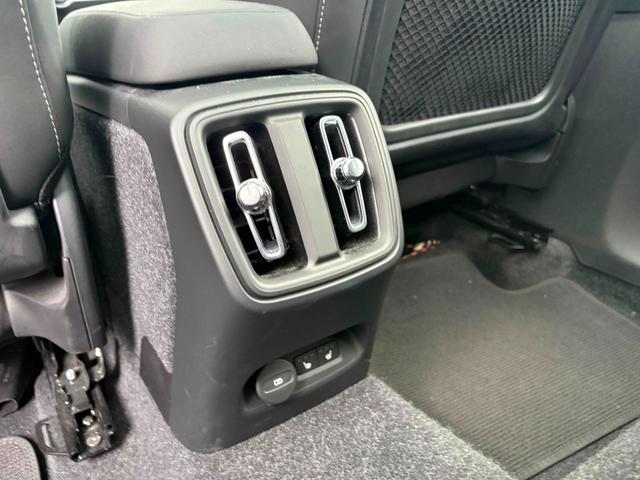 Ｃ４０リチャージ リチャージ　プラスシングルモーター　Ａｐｐｌｅ　ＣａｒｐｌａｙＡｎｄｒｏｉｄＡｕｔｏ　ナビゲーションシステム　プレミアムサウンドオーディオシステム　パワーテールゲート　３６０度ビューカメラ　ガラスルーフ　ワイヤレススマートフォンチャージ（23枚目）