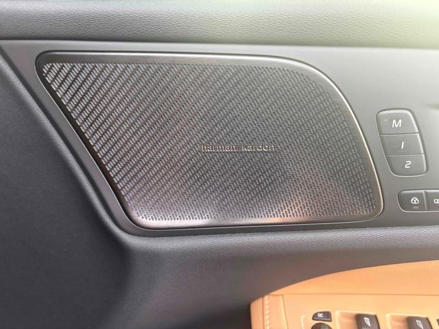 V60 アルティメット B4 harmankardonプレミアムサウンドオーディオシステム フロントシートヒーター Apple CarplayAndroid Auto対応 パワーテールゲート 360度ビューカメラ(18枚目)