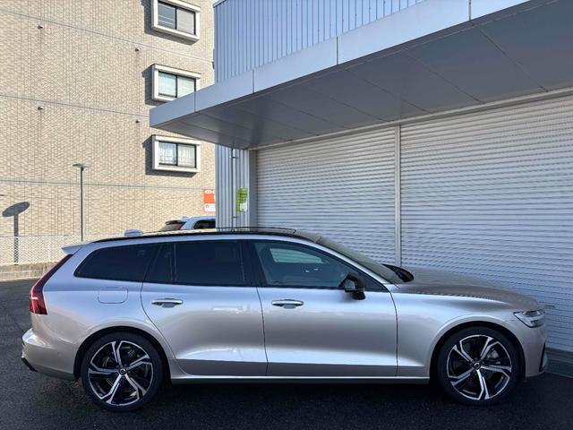 V60 リチャジアルティメットT6AWDプラグインハイブリド パノラマガラスルーフ ウッドパネル 前後純正ドライブレコーダー AppleCarplayAndroidAuto harmankardonサウンドオーディオ パワーテールゲート 360度ビューカメラ(45枚目)