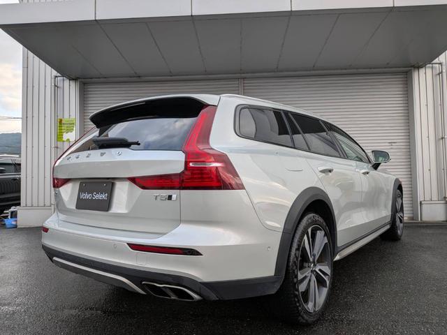 V60 クロスカントリー T5 AWD プロ パノラマガラスルーフ リニアライムウッドパネル 本革シート フロントシートヒータ Apple CarplayAndroid Auto harmankardonプレミアムサウンドオーディオシステム(65枚目)
