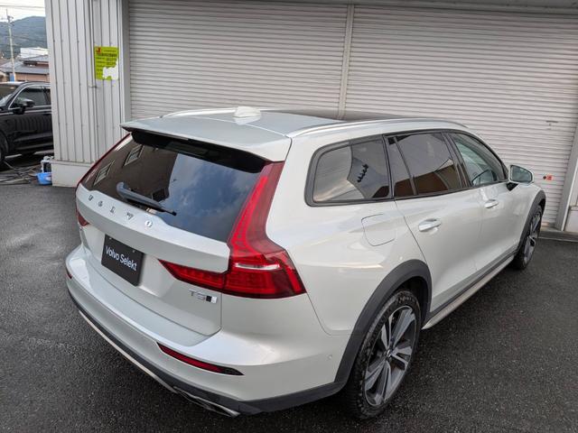 V60 クロスカントリー T5 AWD プロ パノラマガラスルーフ リニアライムウッドパネル 本革シート フロントシートヒータ Apple CarplayAndroid Auto harmankardonプレミアムサウンドオーディオシステム(79枚目)