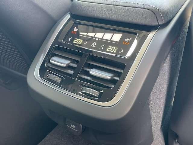 Ｖ６０ クロスカントリー　ウルトラ　Ｂ５　ＡＷＤ　認定中古車・試乗車・禁煙車・Ｈａｒｍａｎ／Ｋａｒｄｏｎ・黒本革・シートヒーター・シートエアコン・ハンドルヒーター・シートマッサージ・Ｇｏｏｇｌｅシステム・３６０°カメラ・電動リアゲート（38枚目）