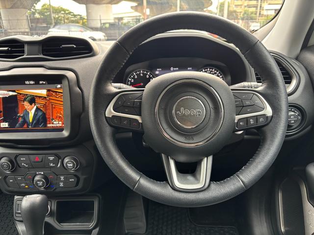 ジープ・レネゲード フルセグTV Carplay アダプティブクルーズコントロール 黒革シートシートヒーター パワーシート ETC2.0 バックカメラ LEDヘッドライト オートハイビーム スマートキーx2(28枚目)