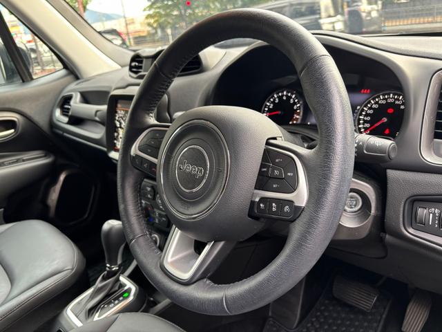 ジープ・レネゲード フルセグTV Carplay アダプティブクルーズコントロール 黒革シートシートヒーター パワーシート ETC2.0 バックカメラ LEDヘッドライト オートハイビーム スマートキーx2(29枚目)