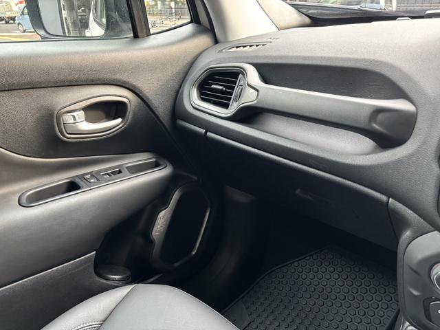 ジープ・レネゲード フルセグTV Carplay アダプティブクルーズコントロール 黒革シートシートヒーター パワーシート ETC2.0 バックカメラ LEDヘッドライト オートハイビーム スマートキーx2(30枚目)