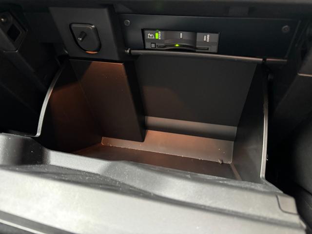 ジープ・レネゲード フルセグTV Carplay アダプティブクルーズコントロール 黒革シートシートヒーター パワーシート ETC2.0 バックカメラ LEDヘッドライト オートハイビーム スマートキーx2(31枚目)