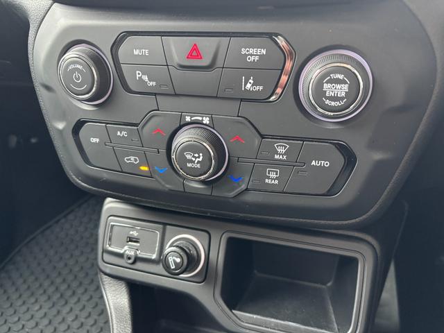 ジープ・レネゲード フルセグTV Carplay アダプティブクルーズコントロール 黒革シートシートヒーター パワーシート ETC2.0 バックカメラ LEDヘッドライト オートハイビーム スマートキーx2(41枚目)