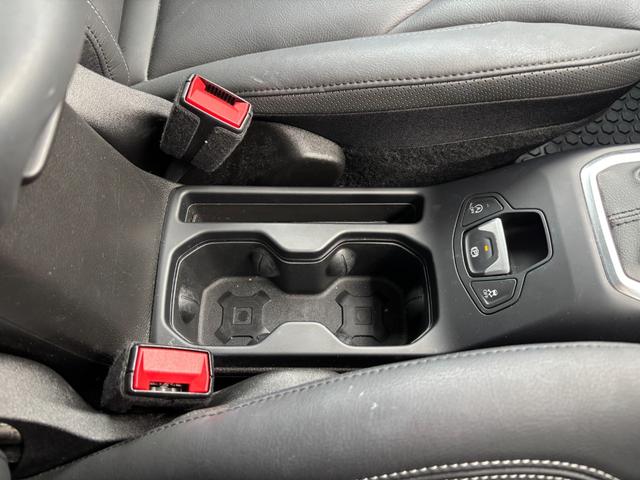 ジープ・レネゲード フルセグTV Carplay アダプティブクルーズコントロール 黒革シートシートヒーター パワーシート ETC2.0 バックカメラ LEDヘッドライト オートハイビーム スマートキーx2(43枚目)