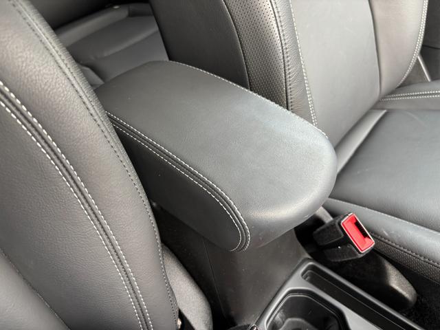 ジープ・レネゲード フルセグTV Carplay アダプティブクルーズコントロール 黒革シートシートヒーター パワーシート ETC2.0 バックカメラ LEDヘッドライト オートハイビーム スマートキーx2(44枚目)