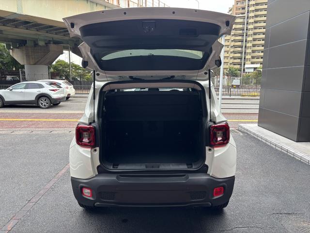 ジープ・レネゲード フルセグTV Carplay アダプティブクルーズコントロール 黒革シートシートヒーター パワーシート ETC2.0 バックカメラ LEDヘッドライト オートハイビーム スマートキーx2(61枚目)