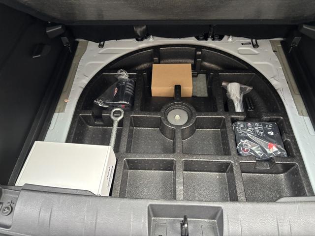 ジープ・レネゲード フルセグTV Carplay アダプティブクルーズコントロール 黒革シートシートヒーター パワーシート ETC2.0 バックカメラ LEDヘッドライト オートハイビーム スマートキーx2(65枚目)