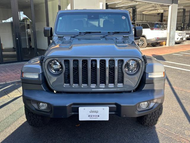 ジープ・グラディエーター ルビコン ワンオーナー 純ナビ Carplay フルセグTV フロント/サイド/バックカメラ 黒革シート シートヒーター アダプティブクルーズコントロール ブラインドスポットモニタ チューブステップ トノカバー(7枚目)