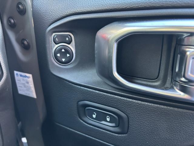 ジープ・グラディエーター ルビコン ワンオーナー 純ナビ Carplay フルセグTV フロント/サイド/バックカメラ 黒革シート シートヒーター アダプティブクルーズコントロール ブラインドスポットモニタ チューブステップ トノカバー(46枚目)